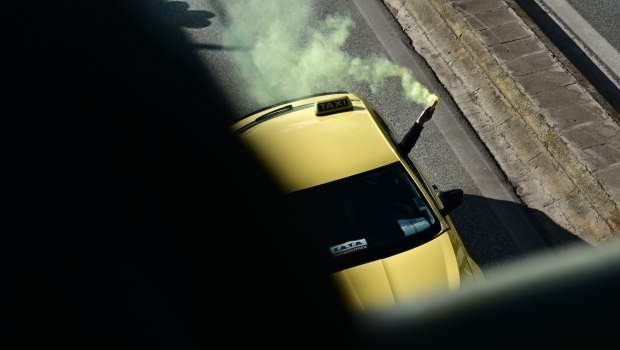 Παρατείνεται μέχρι την Παρασκευή η απεργία των ταξί στην Αττική