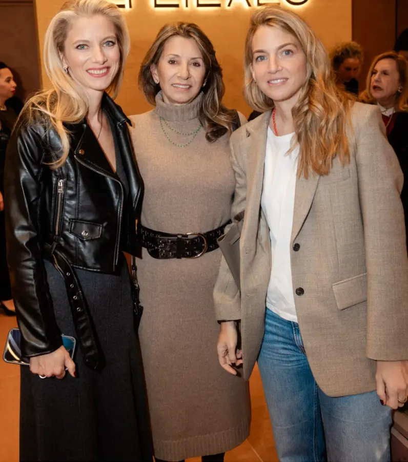 Χρυσή Βαρδινογιάννη: Η εμφάνιση που ξεχώρισε στα εγκαίνια καταστήματος με κοσμήματα