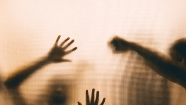 «Έδιναν ηρεμιστικά στα παιδιά, είχαν και εγκαύματα» - Τι λέει ο Κ. Γιαννόπουλος για την οικογένεια με τα 8 παιδιά