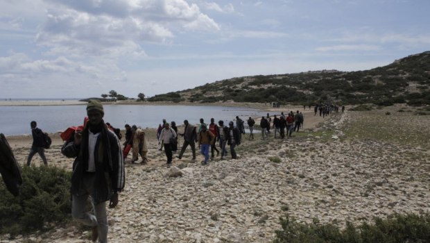 Ανησυχητική έκθεση: Οι σκληροπυρηνικές μεταναστευτικές πολιτικές τροφοδοτούν το λαθρεμπόριο ανθρώπων