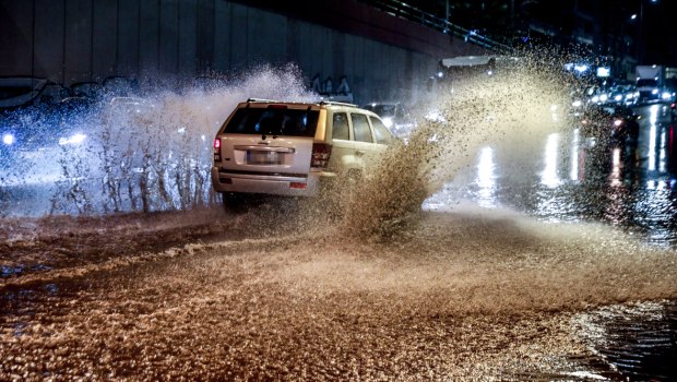 Κακοκαιρία Byron: Συναγερμός στη μισή χώρα - Ταυτόχρονα 112 σε πολλές περιοχές