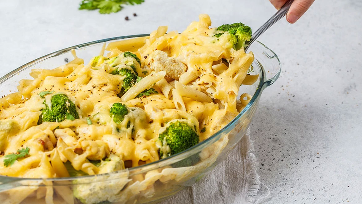Ζυμαρικά με κοτόπουλο και μπρόκολο