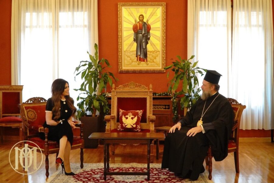 Η Κίμπερλι Γκίλφοϊλ στη Θεσσαλονίκη: Επίσκεψη στη Μητρόπολη και στον Άγιο Δημήτριο – Το δώρο που της προσφέρθηκε