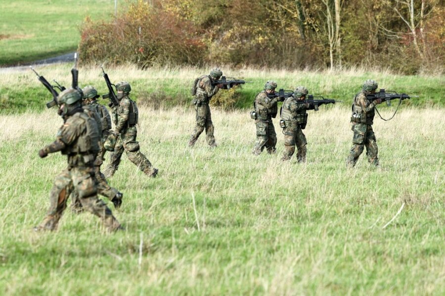 Αυστηρή προειδοποίηση των ΗΠΑ προς την ΕΕ: «Πρέπει να αναλάβετε τις ευθύνες σας για την άμυνα του NATO»