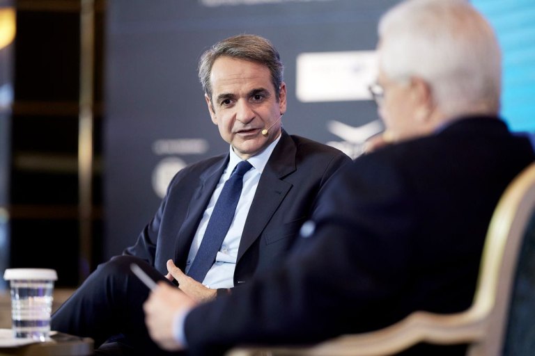 Μητσοτάκης: Υπεραμύνθηκε της εξωτερικής πολιτικής – Βλέπει Ανώτατο Συμβούλιο Συνεργασίας με Ερντογάν στις αρχές του 2026