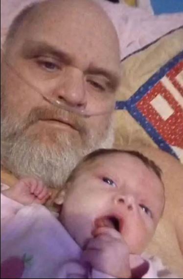 ΗΠΑ: Τραγωδία στο Τενεσί - Παππούς και 3 μηνών εγγονή κατασπαράχθηκαν από τα σκυλιά της οικογένειας