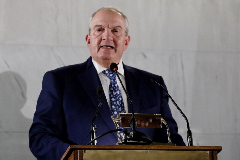 Διαδοχικές παρεμβάσεις Καραμανλή για αγροτικό και κρίση θεσμών – Τι θα πει για δύο θέματα που καίνε την κυβέρνηση