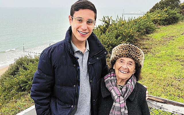 Ντοβ Φόρμαν: «Δεν φτιάχτηκαν σε μια νύχτα τα στρατόπεδα συγκέντρωσης»