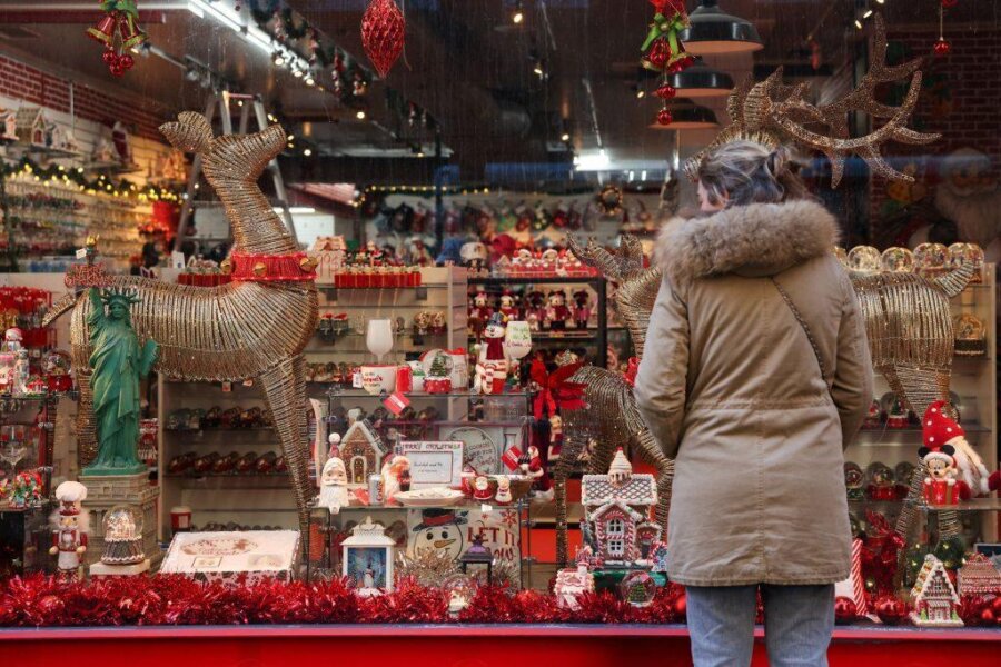 Εορταστικό ωράριο: Πρεμιέρα κάνει την Πέμπτη – Τι πρέπει να γνωρίζετε