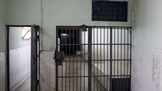 Φυλακές Αγίου Στεφάνου: Κρατούμενος άρπαξε σωφρονιστικό υπάλληλο και τον απείλησε με αυτοσχέδιο μαχαίρι