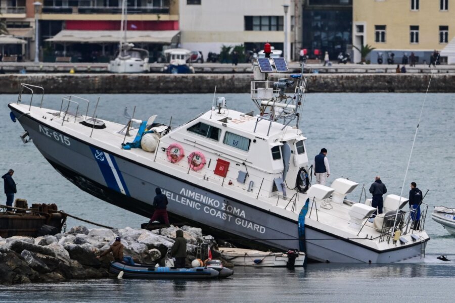 limeniko-skafos-vraxia-volos2