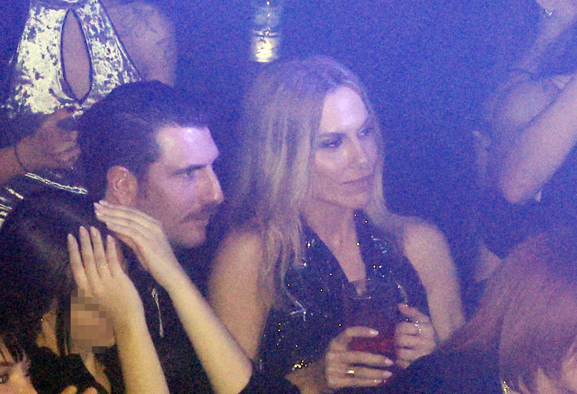 Γιώργος Γεροντιδάκης – Ντορέττα Παπαδημητρίου: Τρυφερές στιγμές στα μπουζούκια – Φωτογραφίες