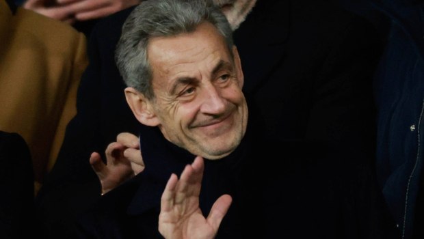 Σαρκοζί: Άνοιγμα στη Λεπέν - Ο Εθνικός Συναγερμός «δεν αποτελεί κίνδυνο» για τη Γαλλία, λέει