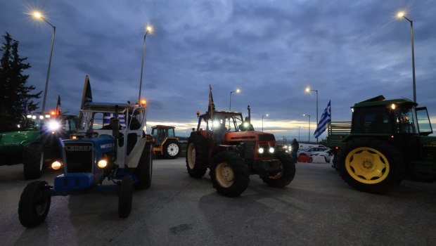 Αγρότες στο in: «Μας δίνουν συνεχώς υποσχέσεις - Αν τους αφήσουμε, θα μας τελειώσουν»