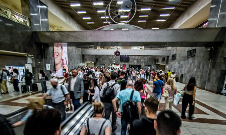 ΣΤΑΘΜΟΣ ΜΕΤΡΟ ΣΥΝΤΑΓΜΑΤΟΣ (ΓΙΩΡΓΟΣ ΚΟΝΤΑΡΙΝΗΣ/EUROKINISSI)