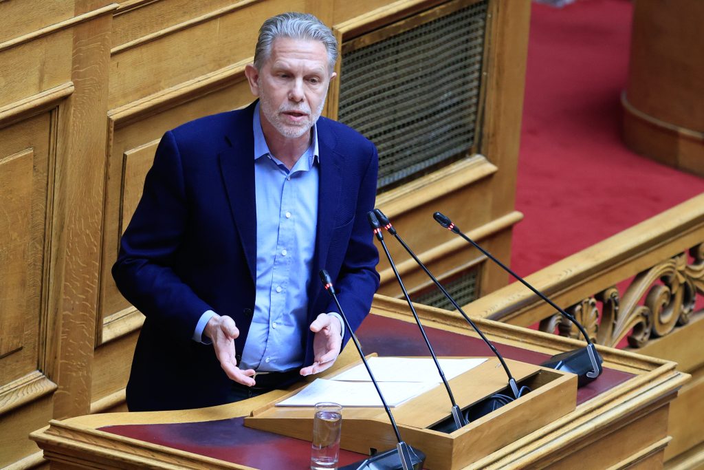 «Δικά σας στελέχη σας εκβιάζουν και όχι οι αγρότες»: Επίθεση Γερουλάνου κατά κυβέρνησης με «ονόματα και διευθύνσεις»