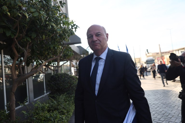 Στα κάγκελα οι γαλάζιοι βουλευτές για τους αγρότες: Δριμεία κριτική, ζητούν εξηγήσεις και λύσεις