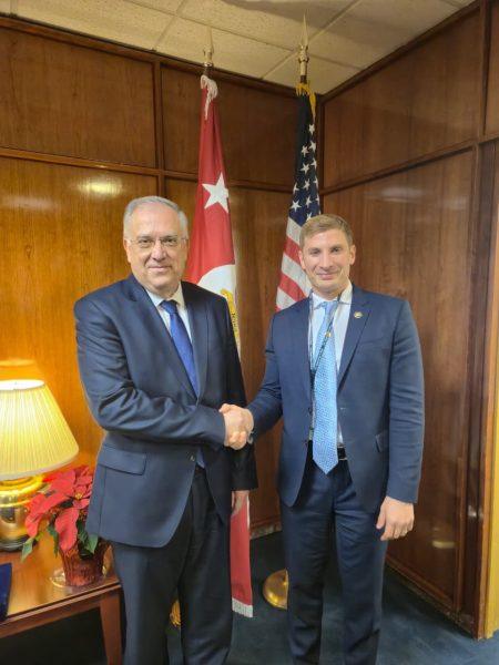 Τάκης Θεοδωρικάκος: Στρατηγική συνάντηση με Νταγκ Μπέργκαμ για επενδύσεις, ενέργεια και ναυπηγική - Οικονομικός Ταχυδρόμος