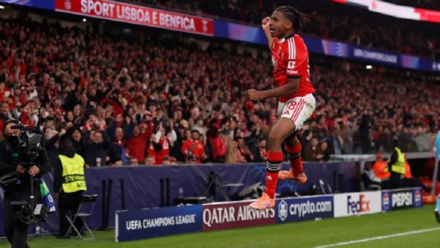 Μπενφίκα – Νάπολι 2-0: «Ζωντανοί» για πρόκριση οι «Αετοί» (vid)