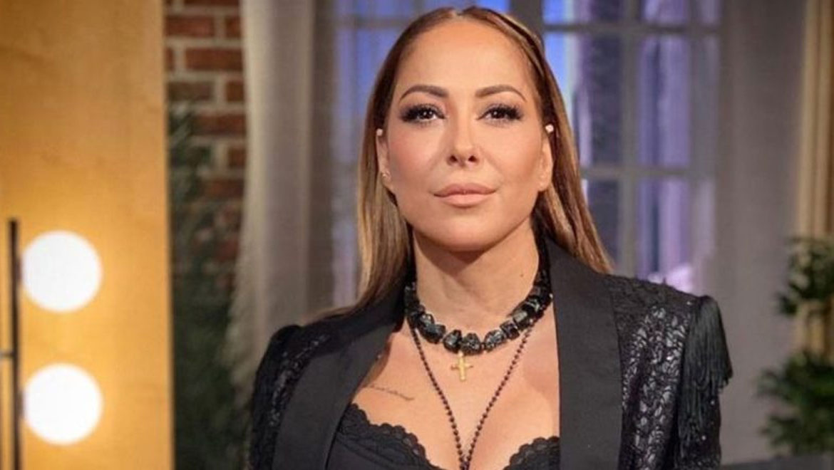 Μελίνα Ασλανίδου: Εγκλωβισμένη στο λιμάνι του Βόλου η τραγουδίστρια - Τι συνέβη