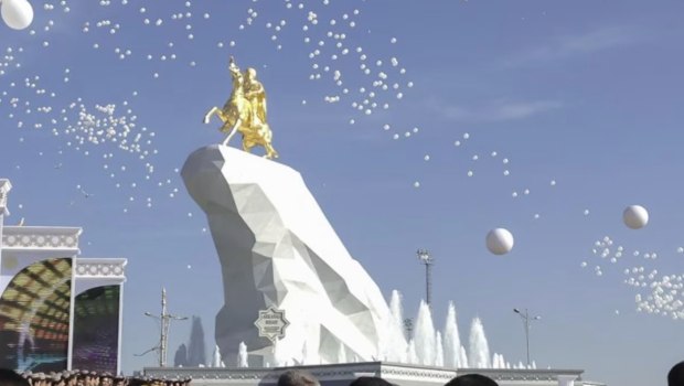 Τουρκμενιστάν: Πούτιν, Ερντογάν και Πεζεσκιάν μεταβαίνουν σε μια από τις πιο μυστηριώδεις χώρες του κόσμου