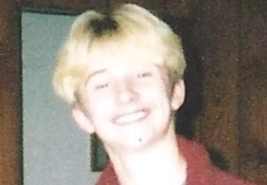 Τζόσουα Μάντουξ χαμογελαστός