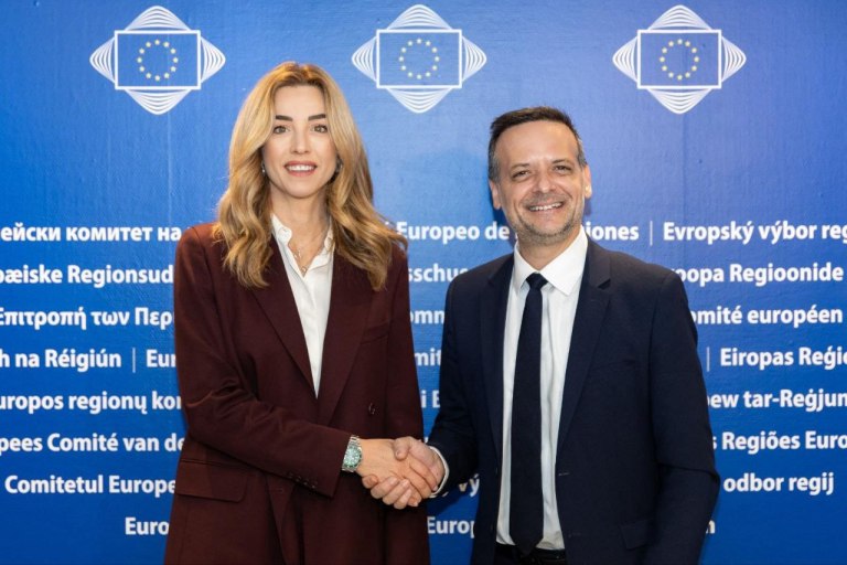 Συνάντηση Δούκα με την «ελπίδα» της ιταλικής αριστεράς, Σίλβια Σάλις