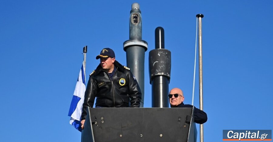 Ο Ν. Δένδιας παρακολούθησε βολή νέου τύπου τορπίλης από το υποβρύχιο...