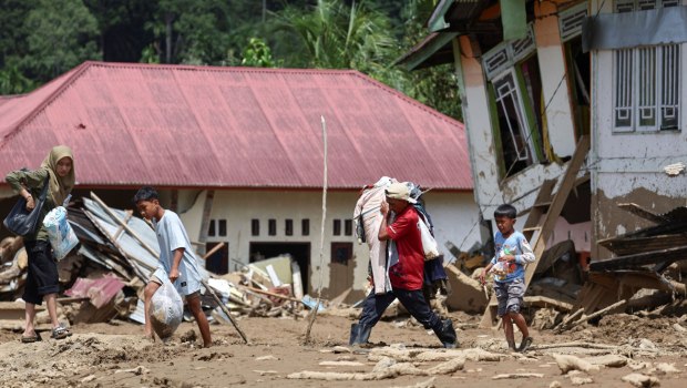 Ινδονησία: Πάνω από 1.000 νεκροί από πλημμύρες και κατολισθήσεις - 218 αγνοούμενοι