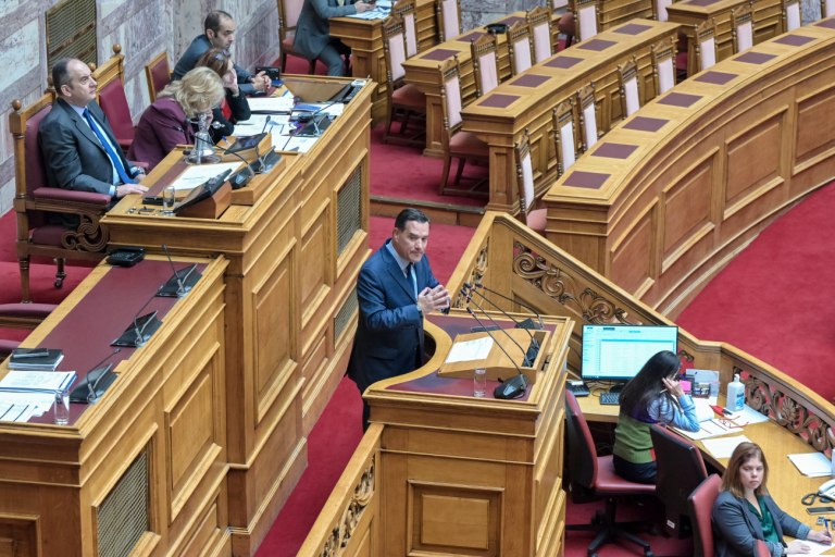 Βουλή: Κόντρα Γεωργιάδη και αντιπολίτευσης για την Υγεία - «Ο υπουργός έχει τη συνταγή του… Χουντίνι»