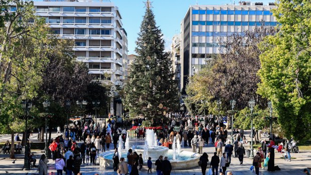 Ανοιχτά τα καταστήματα αύριο και για άλλες δύο Κυριακές - Tο ωράριο λειτουργίας και ποια δεν θα σηκώσουν ρολά