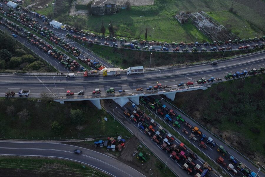 Μαύρες τρύπες στην εκλογική βάση της ΝΔ
