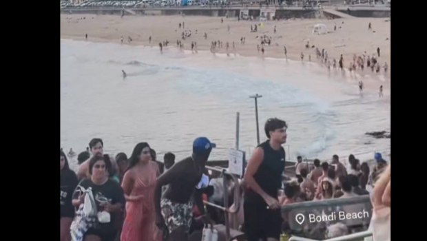 Πυροβολισμοί στην παραλία Bondi της Αυστραλίας: Δύο άντρες υπό κράτηση και πολλαπλά θύματα, σύμφωνα με την αστυνομία