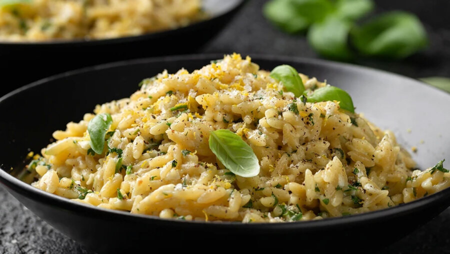 Κριθαρώτο με πράσινα λαχανικά - Γόβα Στιλέτο