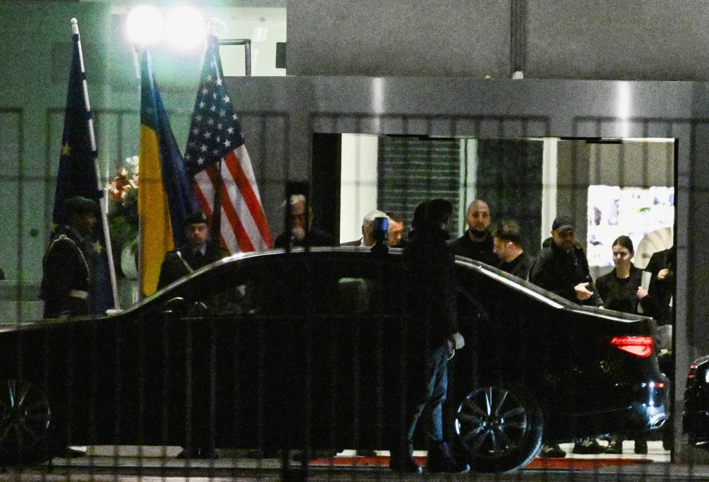 Ίσως και τη Δευτέρα οι αποφάσεις του Ζελένσκι για το τέλος του πολέμου: Δύσκολες διαπραγματεύσεις στη Γερμανία