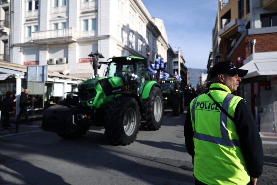 farmers; Volos; port; λιμάνι; Βόλος; αγρότες; διαμαρτυρία; αγροτικό συλλαλητήριο; protest rally; Greece; Greek; police; αστυνομία; 2025;