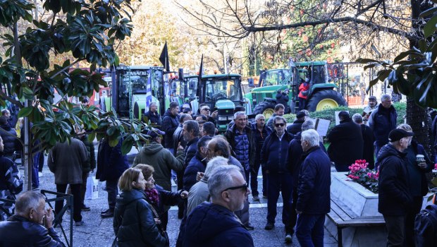 Λάρισα: Ολοκληρώθηκε η σύσκεψη στο μπλόκο της Νίκαιας - Τα επόμενα βήματα και οι αποφάσεις των αγροτών