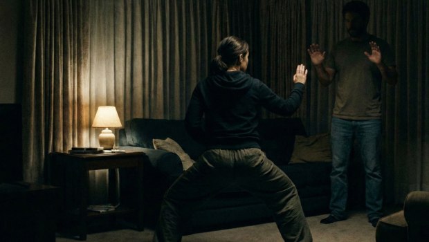 Θεσσαλονίκη: Γνώστρια πολεμικών τεχνών ξέφυγε από τον σύντροφό της που επιχείρησε να την πνίξει με κορδόνια