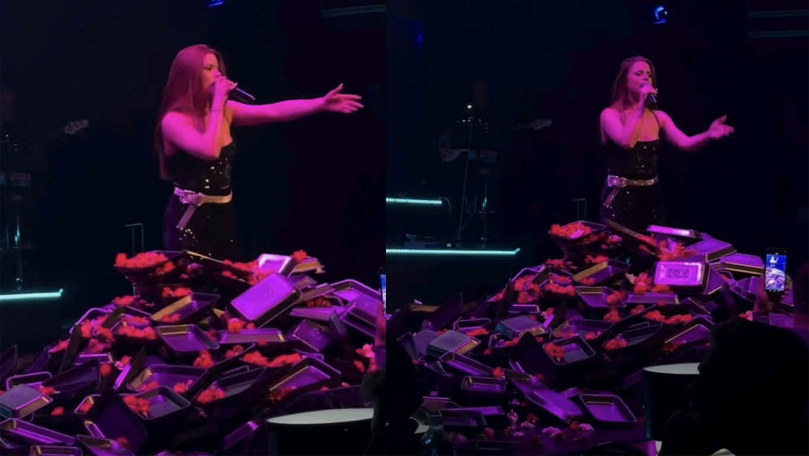 Όλα τα... λεφτά λουλούδια για τη Ρούλα Παπαθανασίου