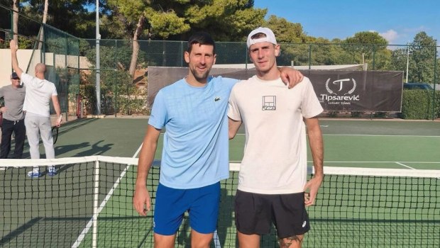 Ο Αριστοτέλης Θάνος προπονήθηκε με τον Νόβακ Τζόκοβιτς (pics+vid)