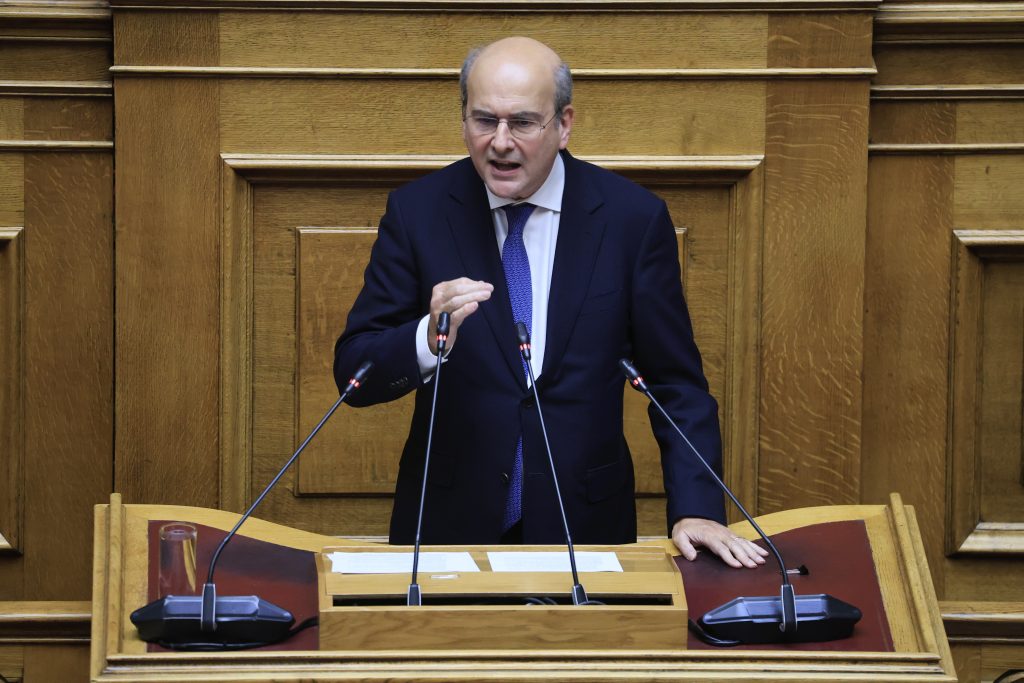 Χατζηδάκης από Βουλή: Πρόσθετη στήριξη αγροτών με 160 εκατ. ευρώ – Επιστροφή ΕΦΚ πετρελαίου και μειώσεις ρεύματος