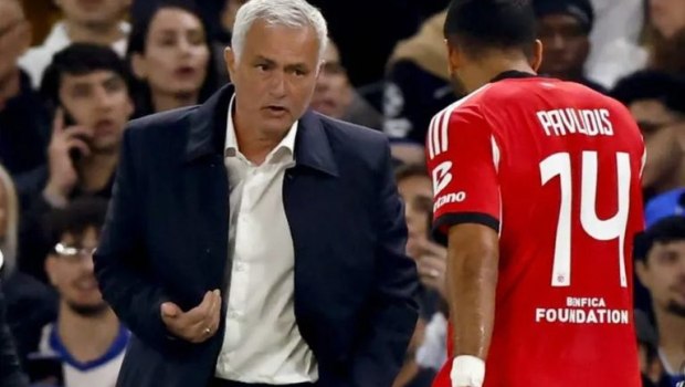 Ο Μουρίνιο αποθέωσε τον Παυλίδη: «Σπουδαίος παίκτης, μου αρέσει πολύ»