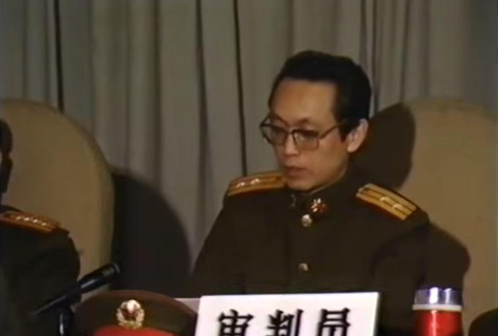 Τιενανμέν 1989: Το αποκαλυπτικό βίντεο της μυστικής δίκης του στρατηγού που αρνήθηκε να πυροβολήσει αμάχους