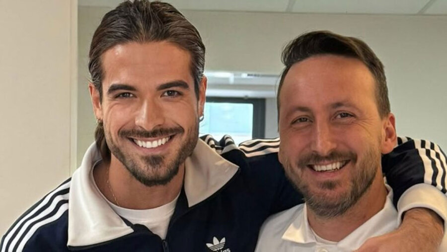 Άρης Μουγκοπέτρος: Δείχνει για πρώτη φορά τα πρόσθετα δάχτυλα που έβαλε στο χέρι του μετά τον ακρωτηριασμό του!