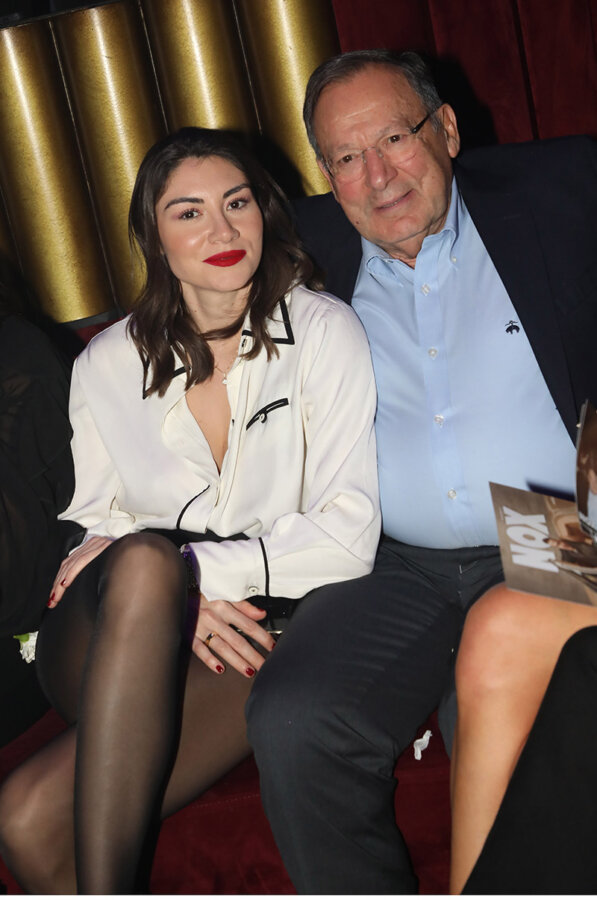 Ανδρέας Φουστάνος: Η κοινή εμφάνιση με την σύντροφό του στο δείπνο της «Καλλιπάτειρας» που τραγουδούσε η Θεοδωρίδου!