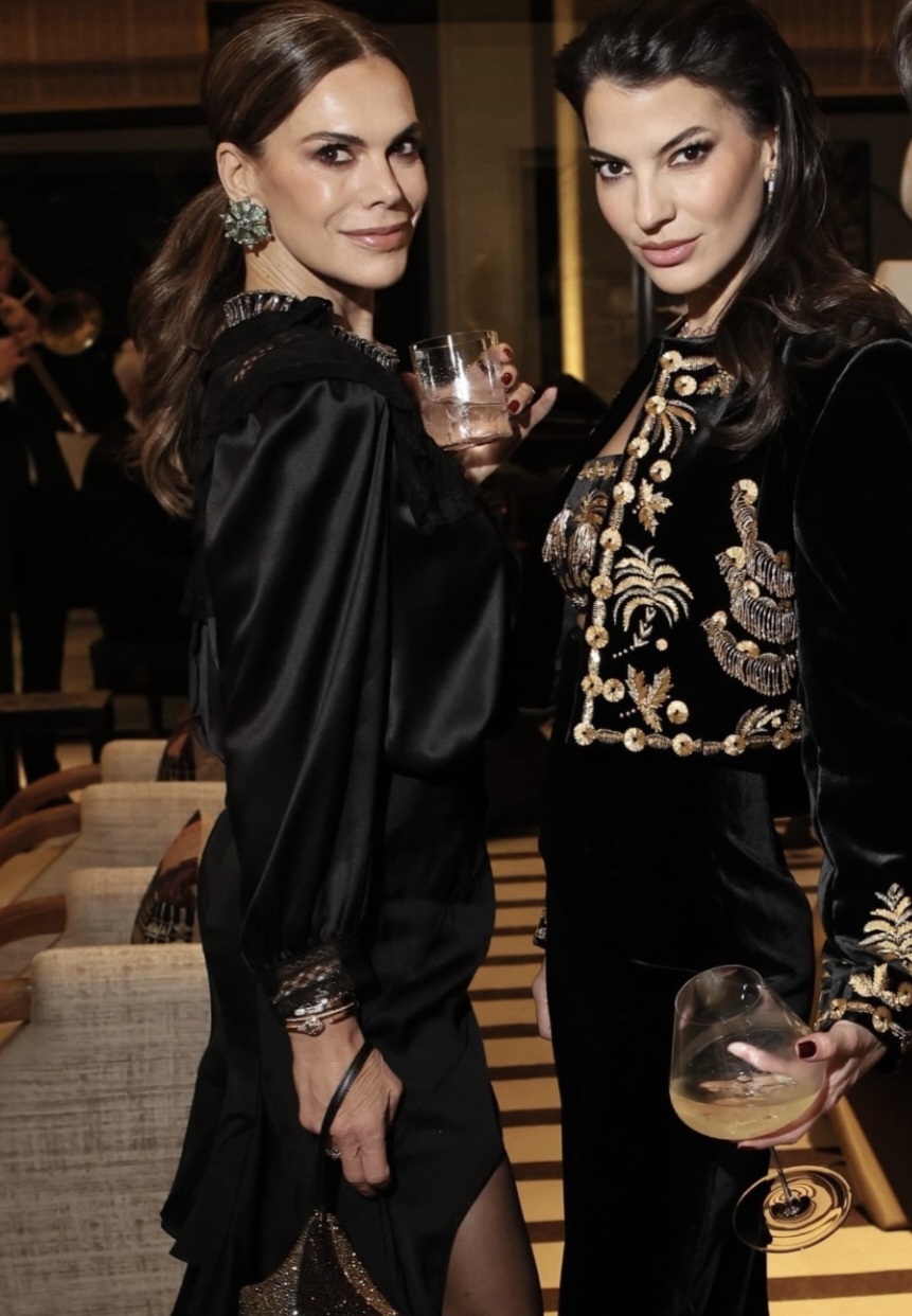 Γιάννης & Δήμητρα Κούστα: Το λαμπερό χριστουγεννιάτικο πάρτι στην έπαυλή τους - Οι διάσημοι καλεσμένοι και ο χλιδάτος στολισμός