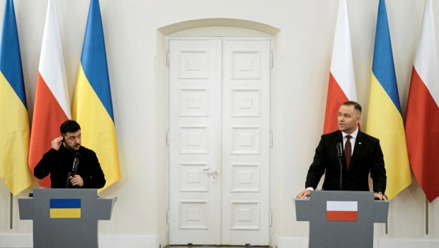 Πολωνία: Ο εθνικιστής πρόεδρος Ναβρότσκι κατηγορεί την Ουκρανία για «αχαριστία»