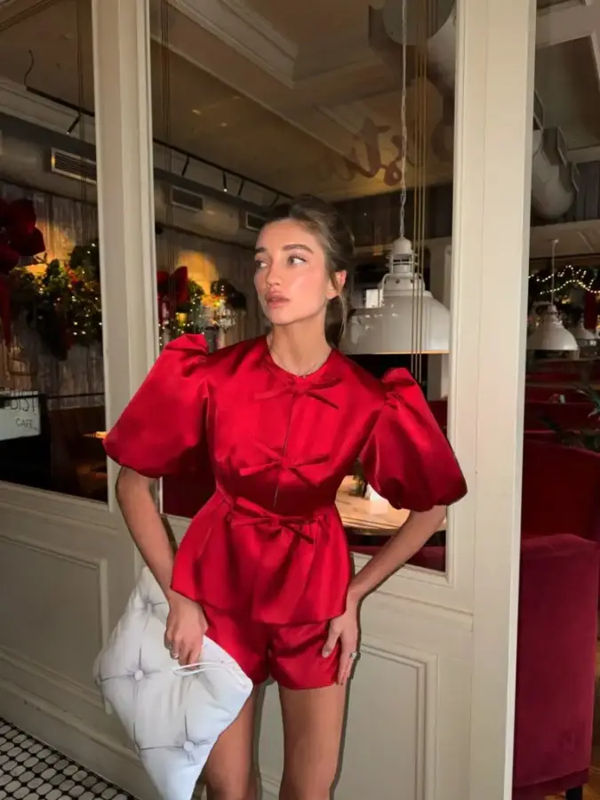 Κόκκινο χρώμα: Ο αδιαμφισβήτητος πρωταγωνιστής της εορταστικής σεζόν