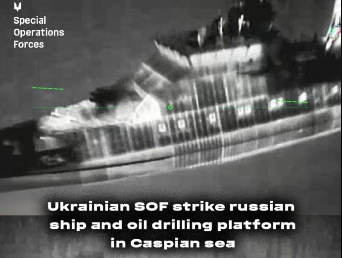 Παραπλέον ρωσικό πλοίο νύχτα