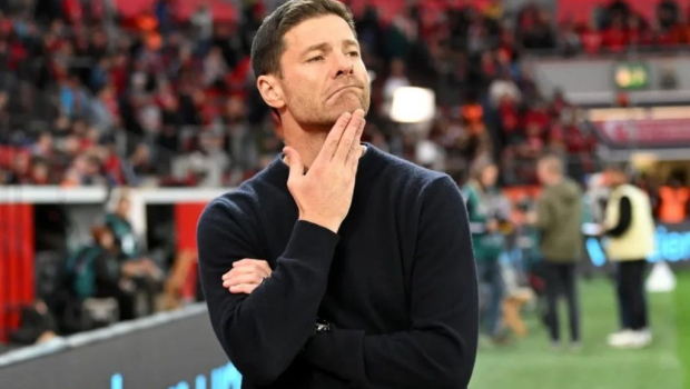 Τσάμπι Αλόνσο: Η σκιά της κρίσης, η πίεση του πάγκου και το βλέμμα του «Μπερναμπέου»